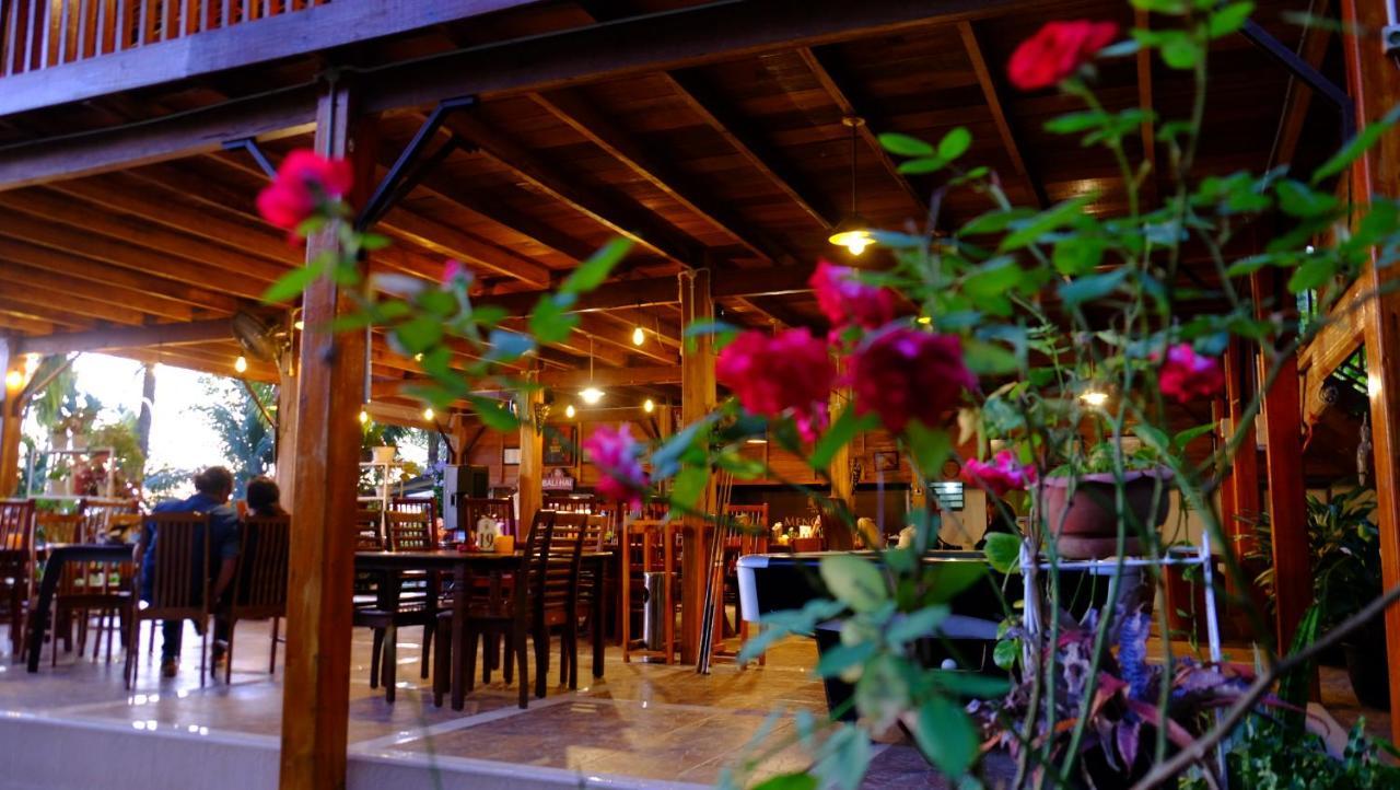 Air Manis Hillside Villa Cafe & Resto Padang  Extérieur photo