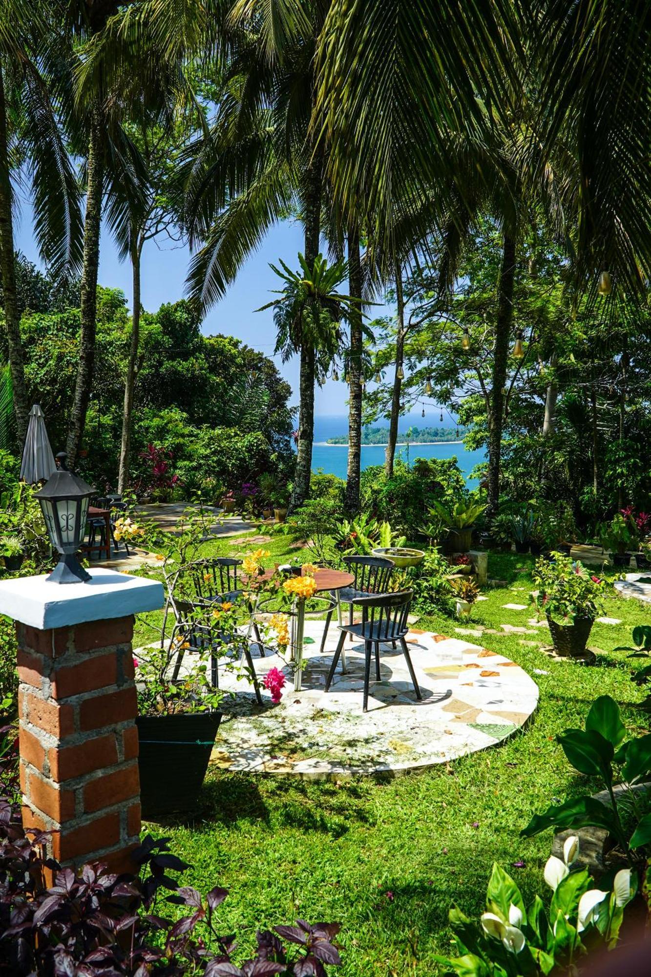 Air Manis Hillside Villa Cafe & Resto Padang  Extérieur photo